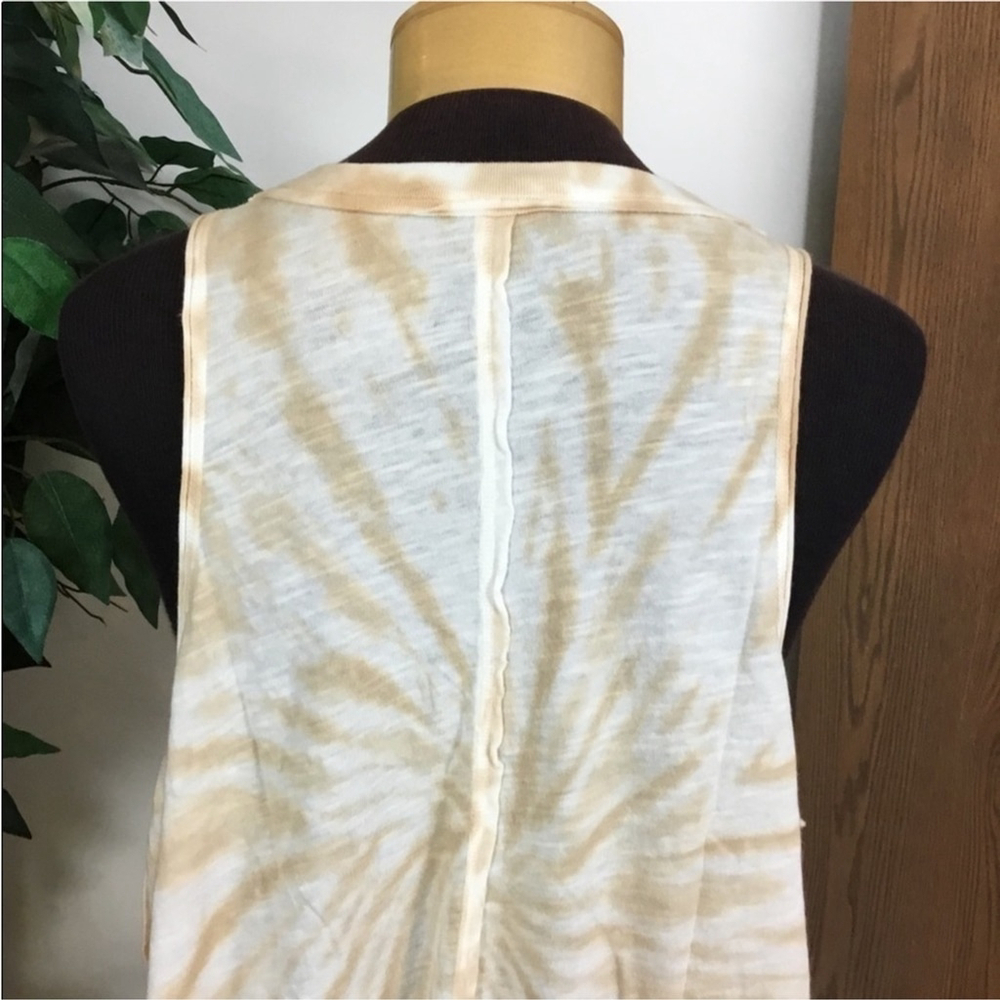 SO sleeveless muscle tank Woman’s Juniors size XXL tan & white spiral pa… - Picture 10 of 13
